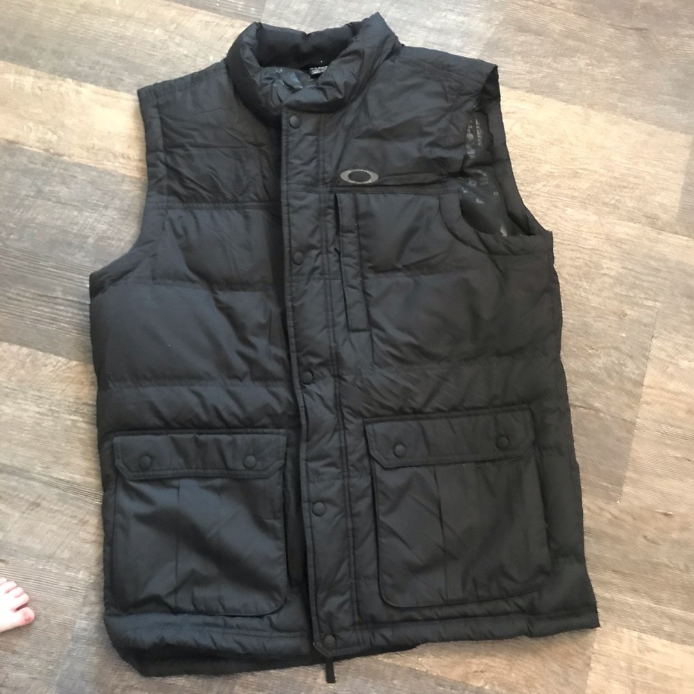 NEW Oakley men’s insulated vest